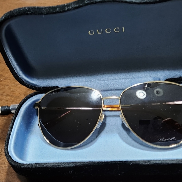 Gucci  Glasses - Picture 2 of 4